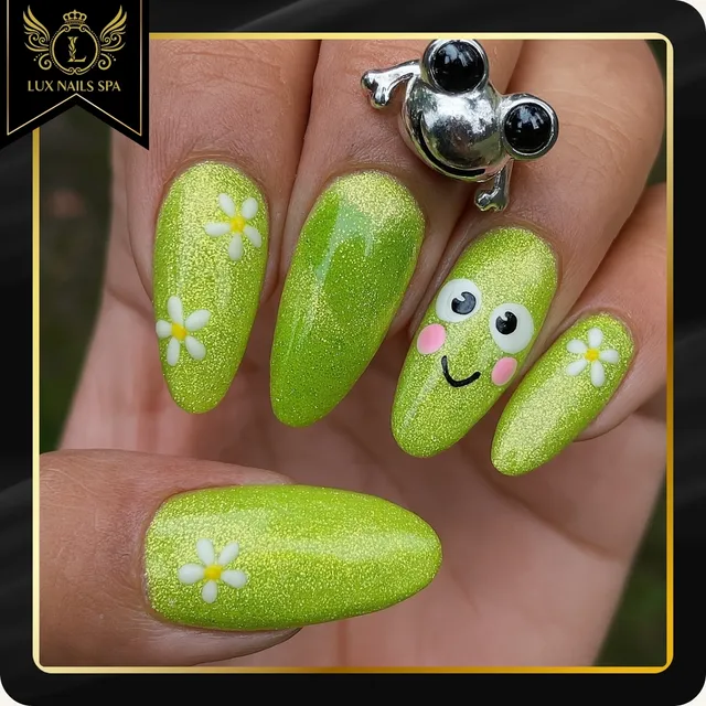 Lux Nails Spa