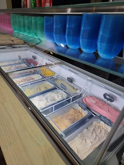 Santini's Sweets and Gelato