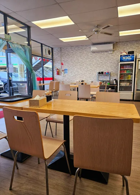 Hong Yuan Food Shop 红园小吃