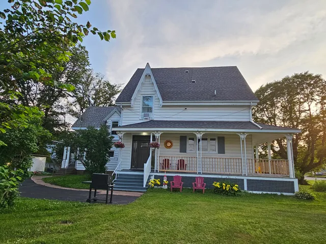 Sunflower Guest Suites