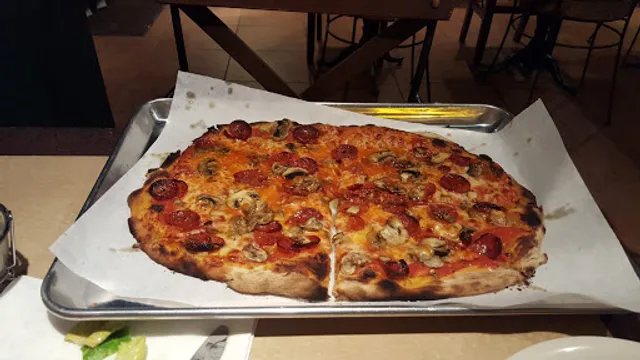 Tomatoes APizza (14 Mile Rd)