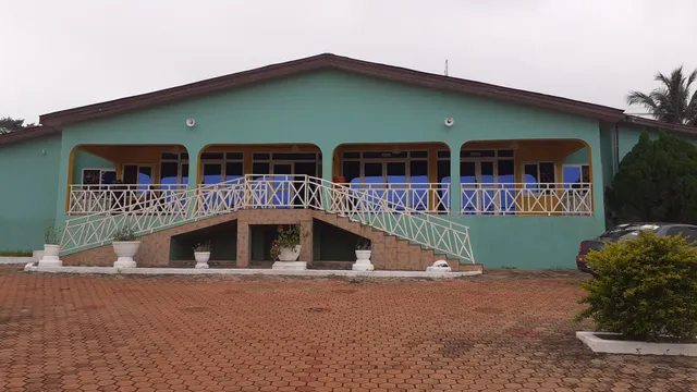 KRAKYE EXECUTIVE LODGE