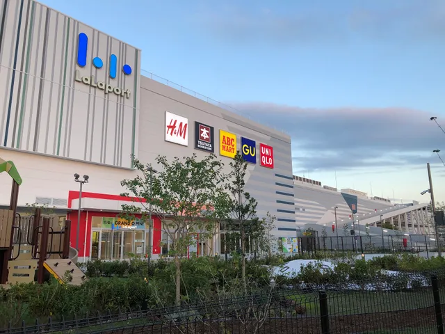 LaLaport Sakai