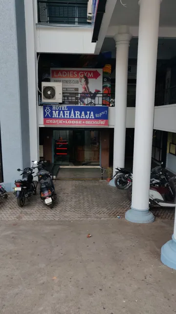 Hotel Maharaj Regency