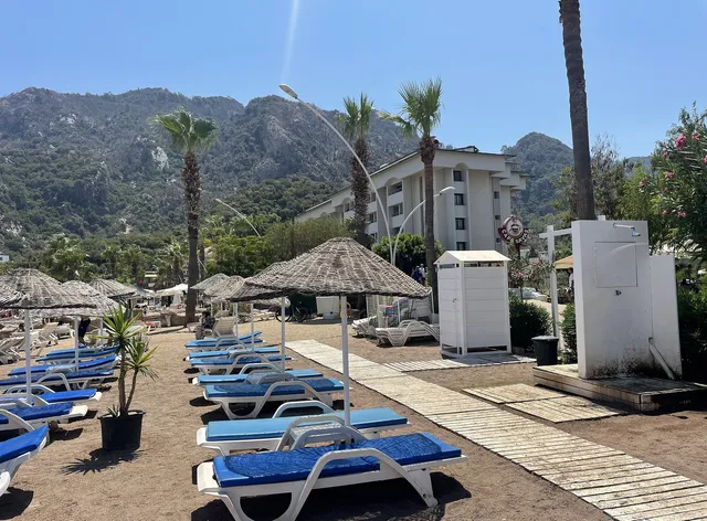 Supreme Beach Hotel İçmeler