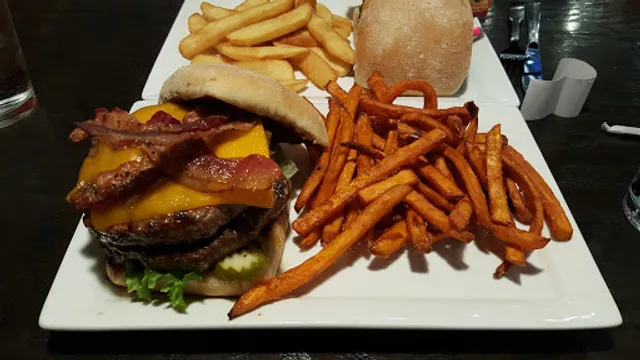 Red Robin Gourmet Burgers and Brews
