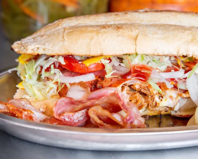 El Chino ..dogos Y Burguers