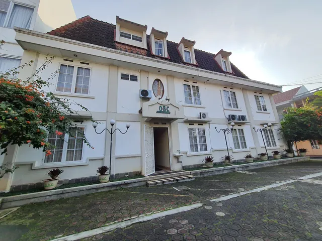 RedDoorz Plus near Parahyangan University