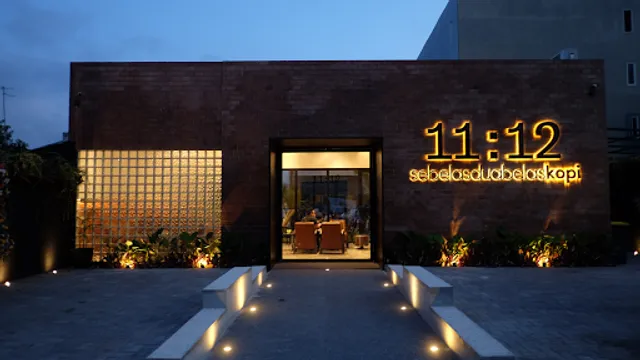 11:12 sebelasduabelaskopi