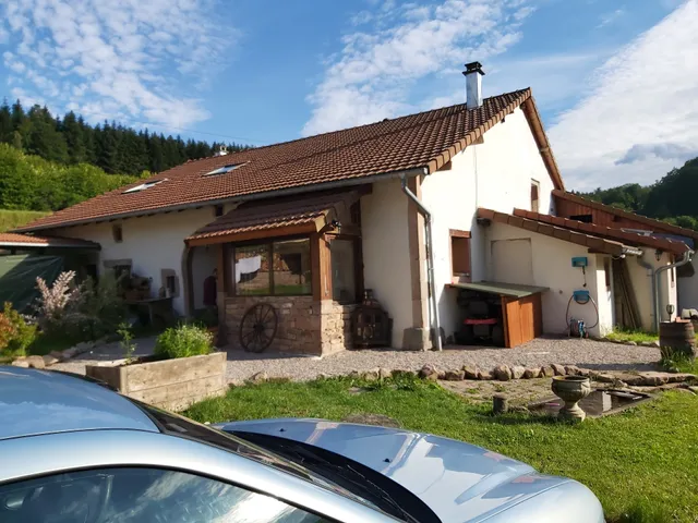 Gîtes Chez Louna, Ferienhaus bis 22 Personen, Hunde erlaubt, mitten in Natur