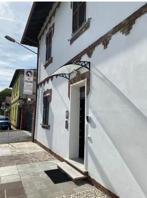 Lo Stallone Rent a Room