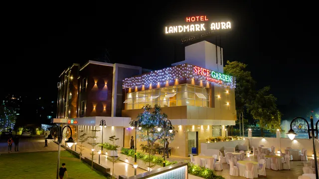Hotel Landmark Aura