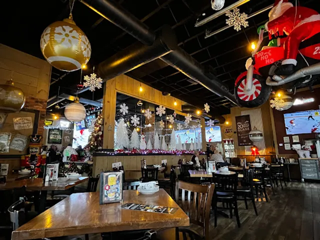 Chuck's Roadhouse Bar & Grill