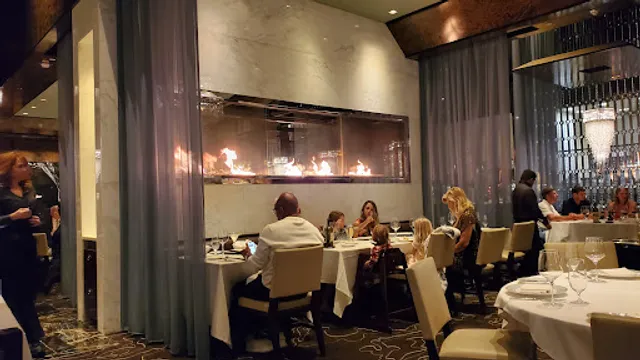 Hank's Fine Steaks & Martinis