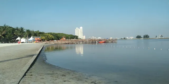 Pasir Putih Pantai Ancol