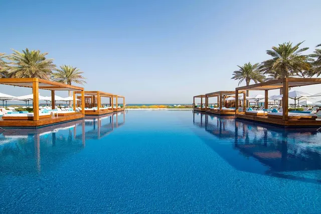 Saadiyat Beach Club - Luxury Beach Club in Abu Dhabi