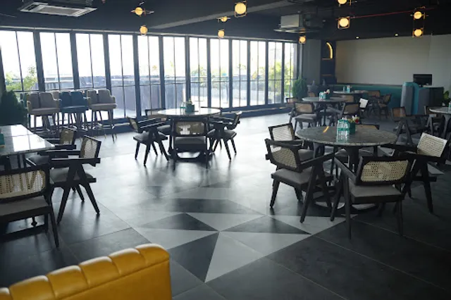 BellaVista Cafe & Skybar