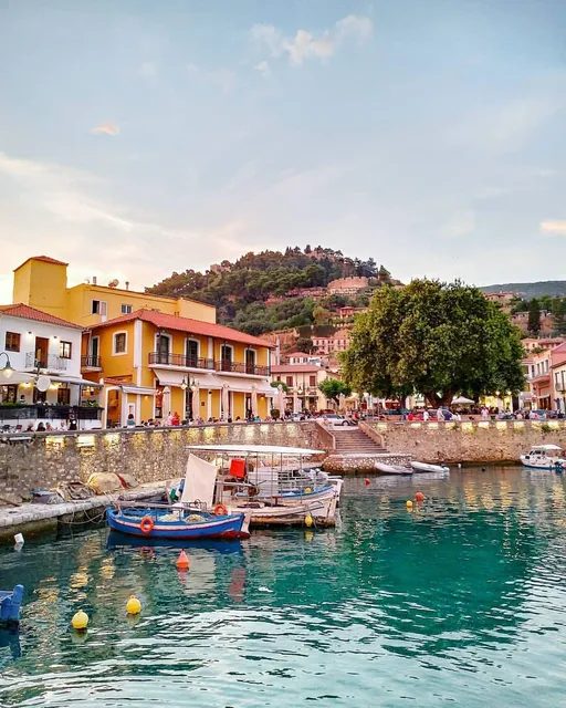 Nafpaktos Beach Luxury Suites