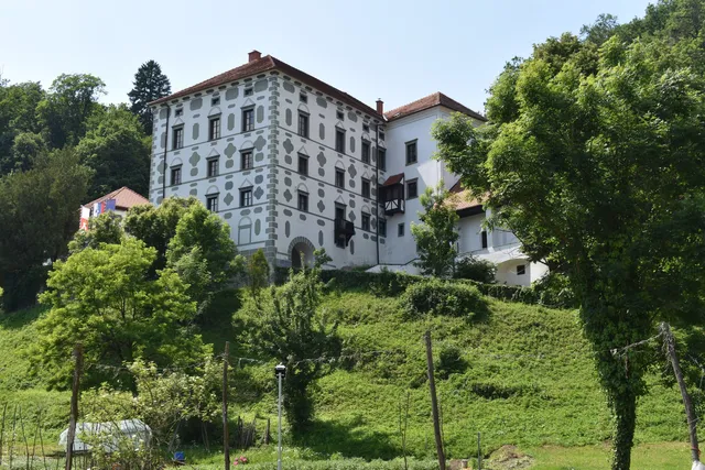 Dvorec Strmol Rogatec