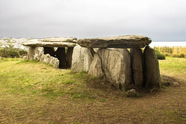 Allée couverte de Pors Poulhan
