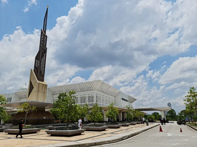 Raja Haji Fisabilillah Mosque