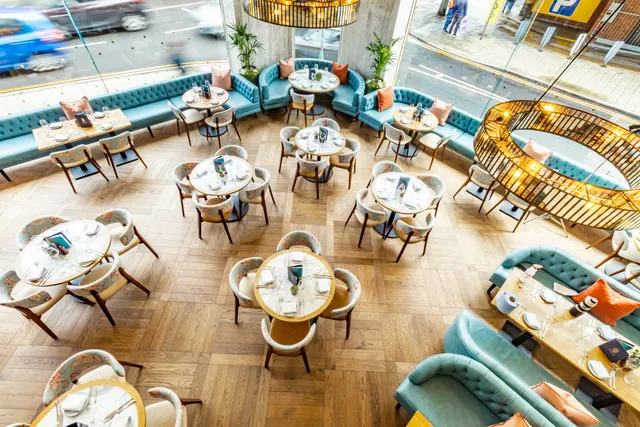 Artezzan Restaurant & Bar