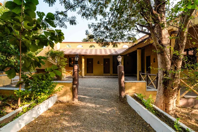 Treebo Premium Mowgli's Den, Pench