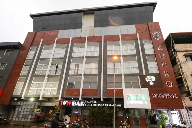 Super Townhouse Oak Mangalore Central