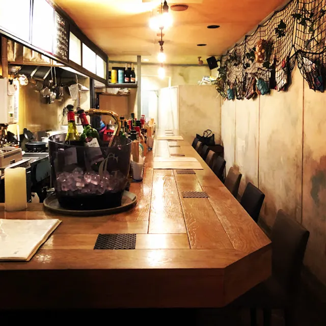 ワインバー ダイニング アッシュ （dining h.）新栄町