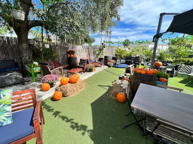 Evio's Pizza & Grill