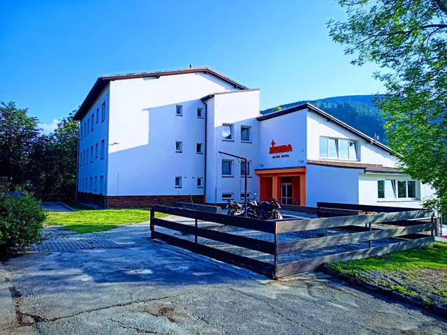 Jiskra - RETRO HOTEL