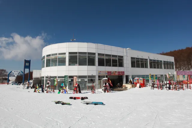 コアハウス2in1（2in1スキー場センターハウス）