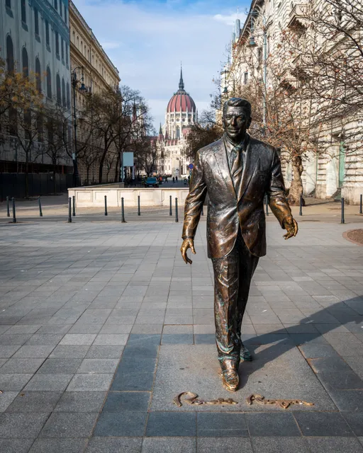 Ronald Reagan Statue