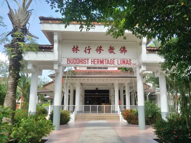 Buddhist Hermitage Lunas