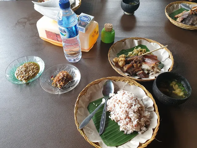 Warung Babi Guling Andi Jaya Buruan