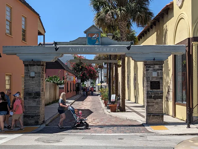 Aviles Street Gallery