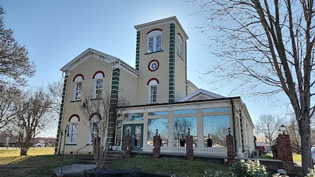 Bistro 562 & Coffee House