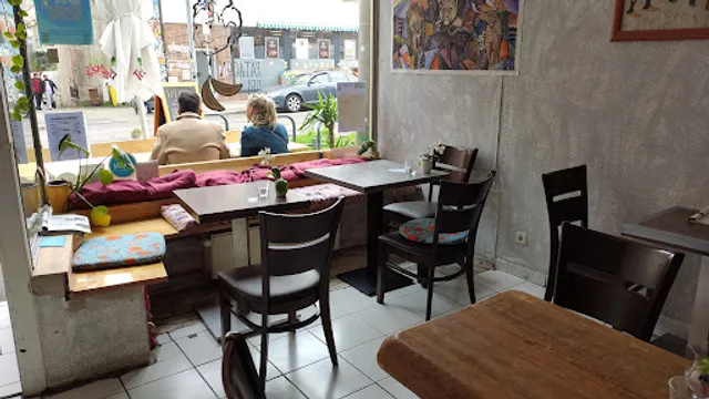 Patacon-Obi - Westafrikanische Speisen + Falafel Café