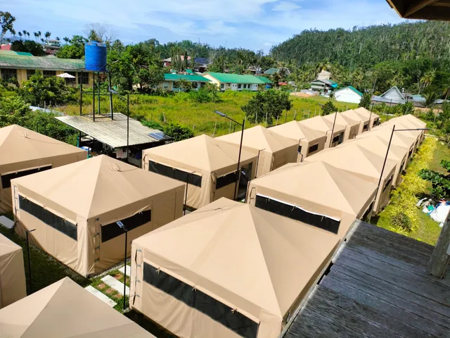 Camp Backpackers Port Barton