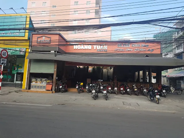 Hoàng Tuấn Coffee