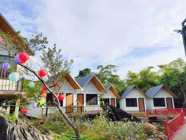 Wings Ha Giang Loop Bungalow & tour