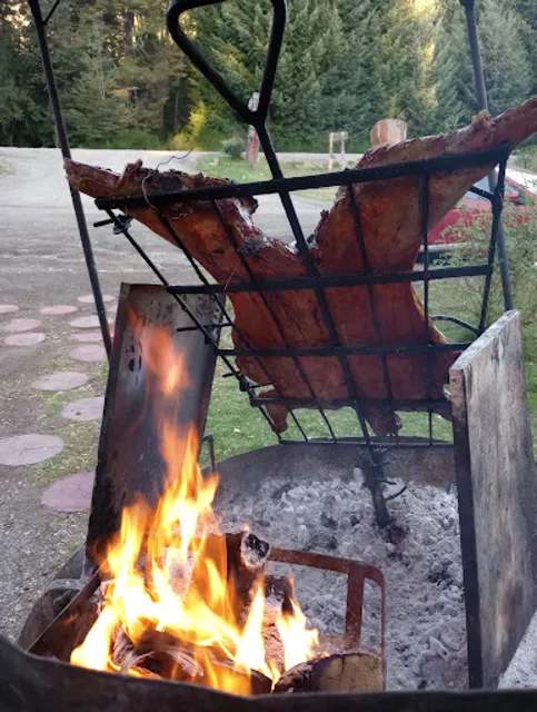 Manzano a las Brasas •Restaurante, fusión de fuegos