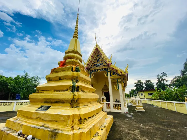 Wat Sadue Chedi Ngam