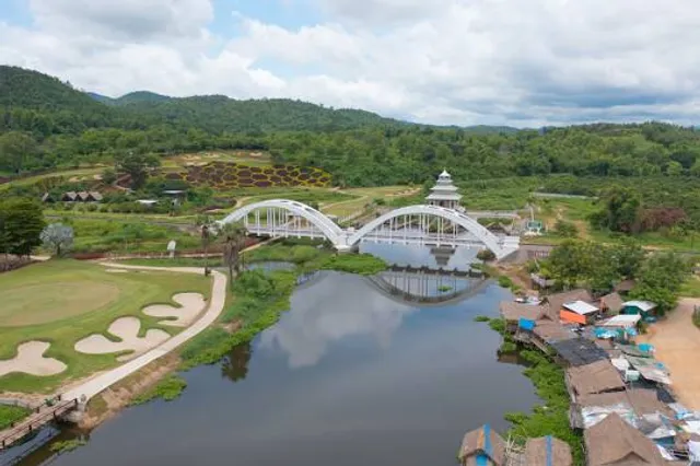 Tha Chomphu White Bridge (Saphan Khao)