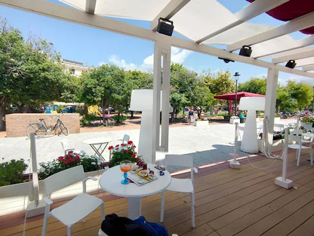 Stabilimento Balneare Lazzarella - Ristorante - Pizzeria - Cockatail Bar