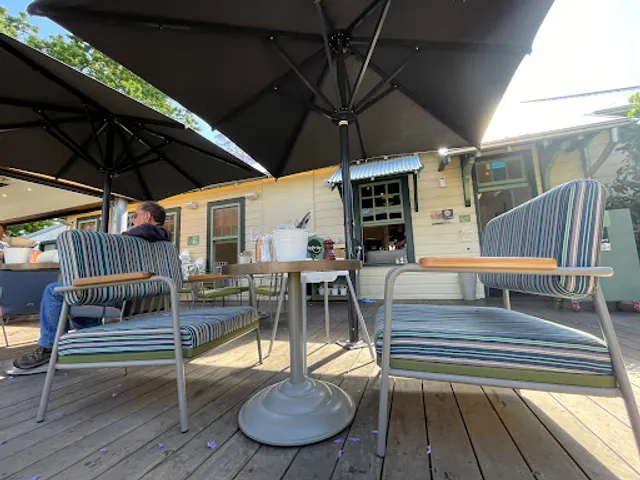 Laughin' Boy Cafe Restaurant