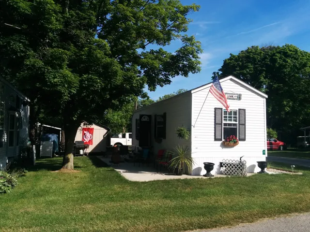 Fox's Den Campground