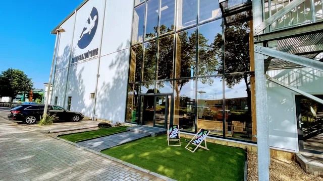 chimpanzodrome climbing and bouldering hall