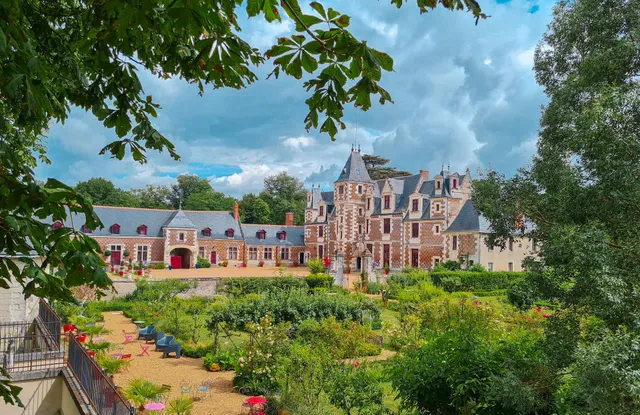 Chateau De Jallanges