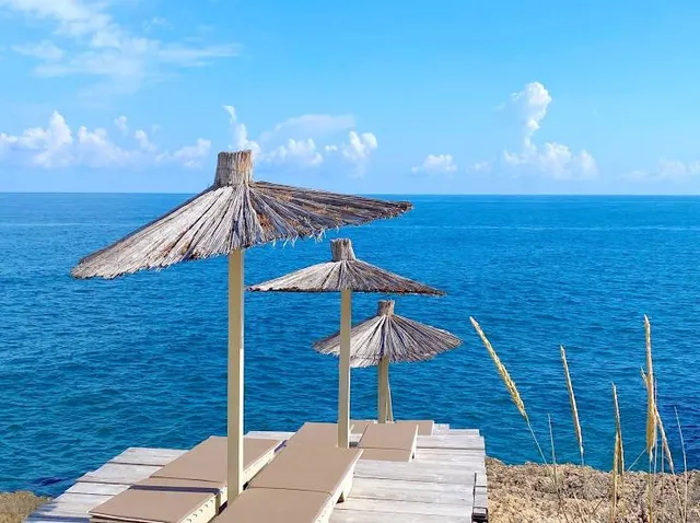 Aquarius White Beach